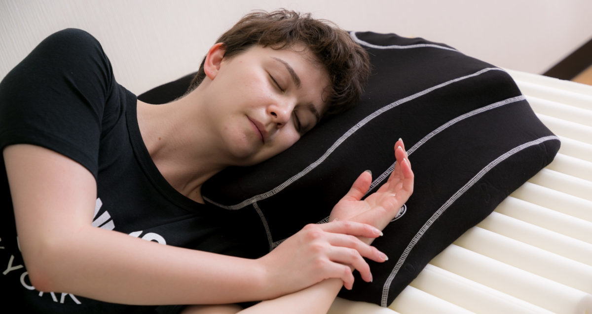 YOKONE3 横向き寝専用枕 腰痛を軽減 いびき防止 睡眠の質が向上